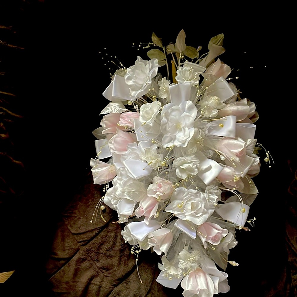 Beautiful silk Bridal Bouquet with FREE Cake server